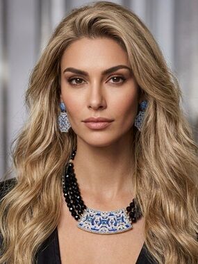 Heidi Daus Sapphire Blue  Necklace with Earrings SPARKLES AT EVERY ANGLE
